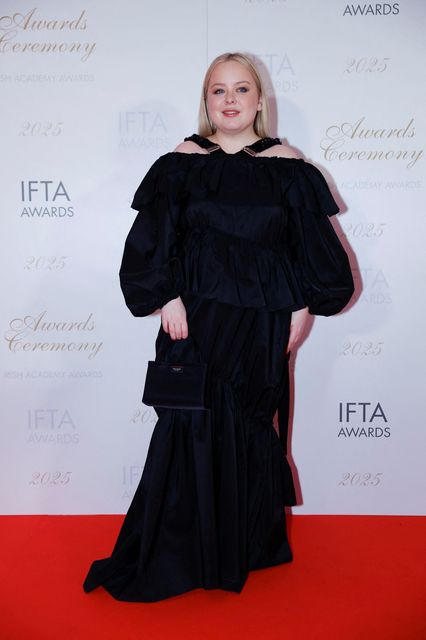 Nicola Coughlan no tapete vermelho do Irish Film and Television Academy (IFTA) Os prêmios. Reuters
