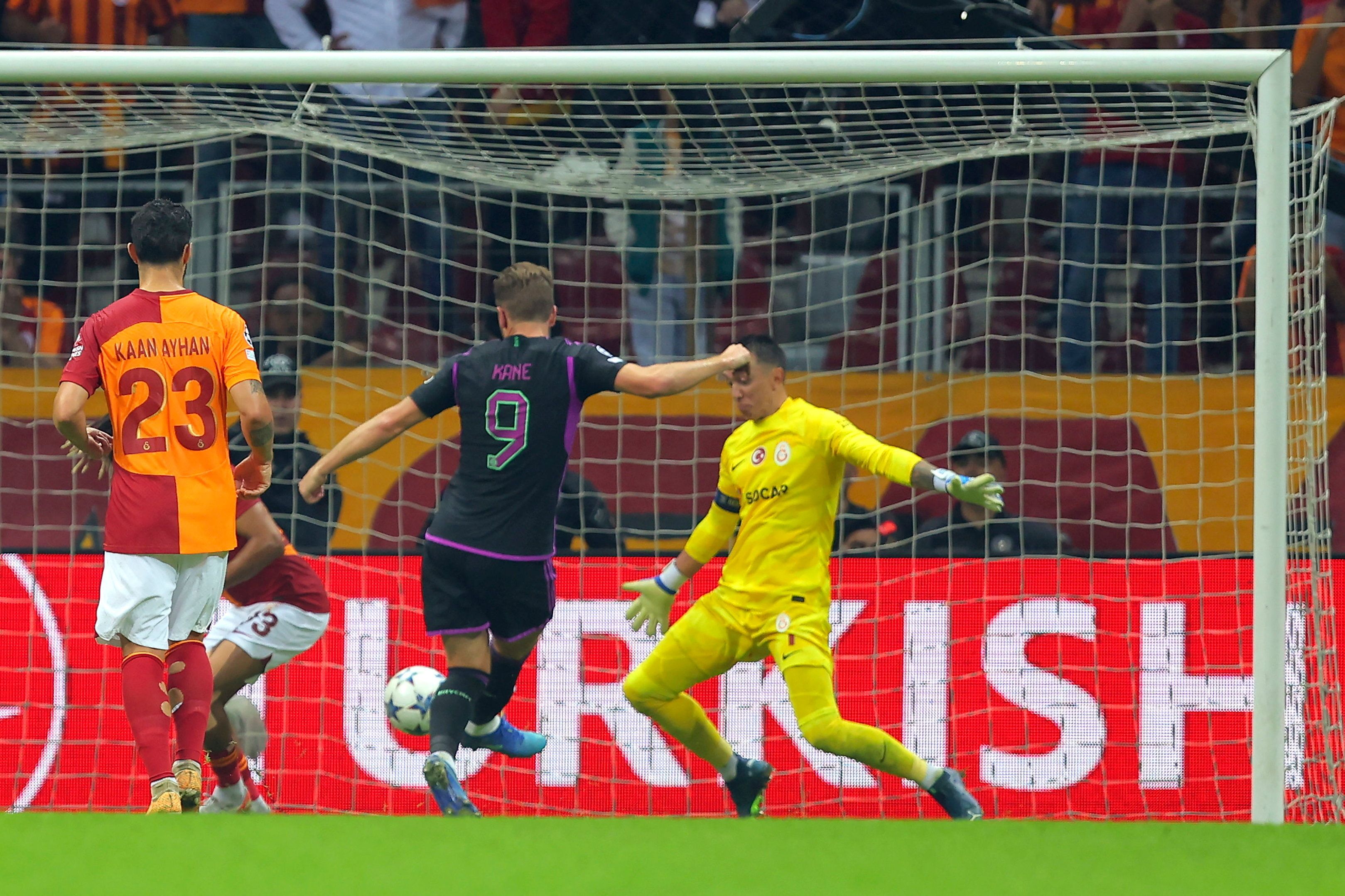 Харри Кейн забивает гол и помогает мюнхенской «Баварии» побить свой беспроигрышный рекорд в групповом этапе Лиги чемпионов против «Галатасарая».