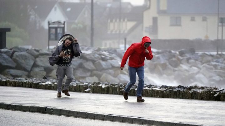 Storm Dave: Met Éireann issues Status Yellow nationwide wind warning for Easter weekend