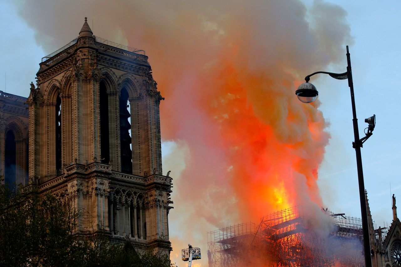 French Tycoons Show Competitive Streak Over Notre Dame Aid - Biz