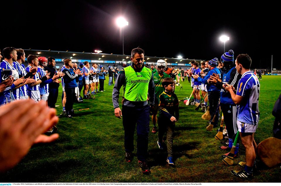 6 November 2018; Clonkill players and officials are applauded from the pitch by the Ballyboden St Enda's team after the AIB Leinster GAA Hurling Senior Club Championship quarter-final match between Ballyboden St Endas and Clonkill at Parnell Park, in Dublin. Photo by Brendan Moran/Sportsfile