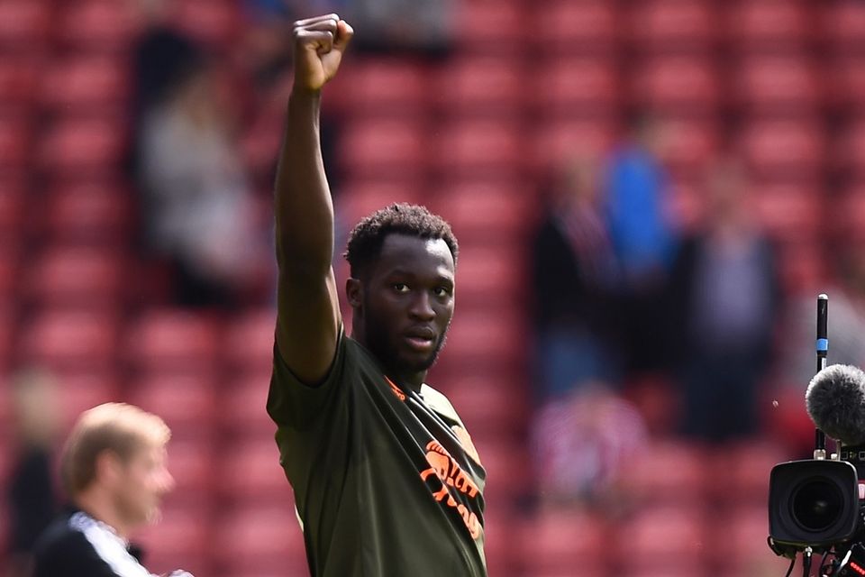 Everton's Romelu Lukaku acknowledges supporters after the Barclays Premier League match at Southampton