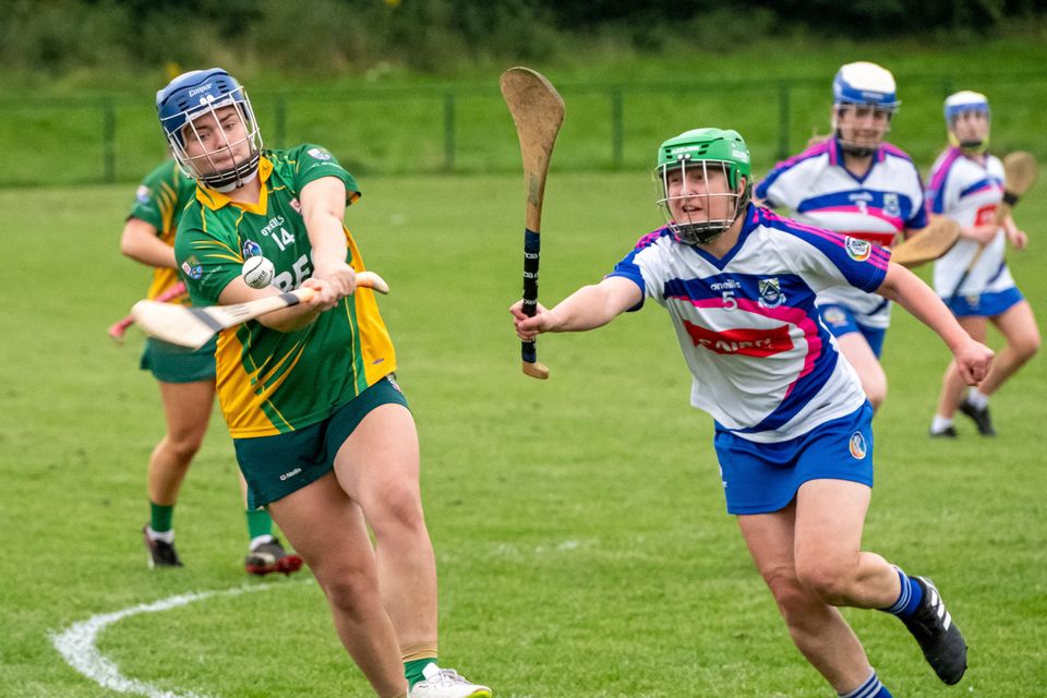 Knockananna's Áine D'Arcy is challenged by Éire Óg's Lucy Daly.