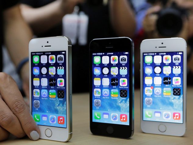 Apple: <a class='entities-links' href='/entity/425572909/iphone/ar/1?utm_term=PublicFigures-iphone&utm_source=Lebanon24-Frontend&utm_campaign=PublicFigures&utm_medium=PublicFigures-iphone&id=508607&catid=0&pagetype=PublicFigures'>iphone</a> 6 screens 'enter production in May' | Irish Independent