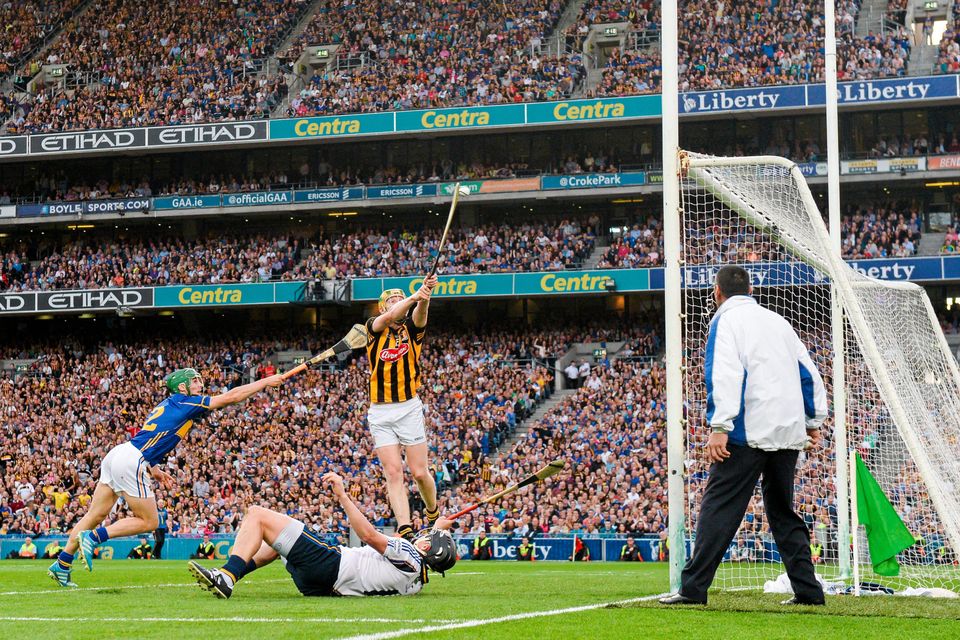 John Power, Kilkenny, scores his side's second goal. GAA Hurling All Ireland Senior Championship Final Replay, Kilkenny v Tipperary. Croke Park, Dublin. Picture credit: Ray McManus / SPORTSFILE