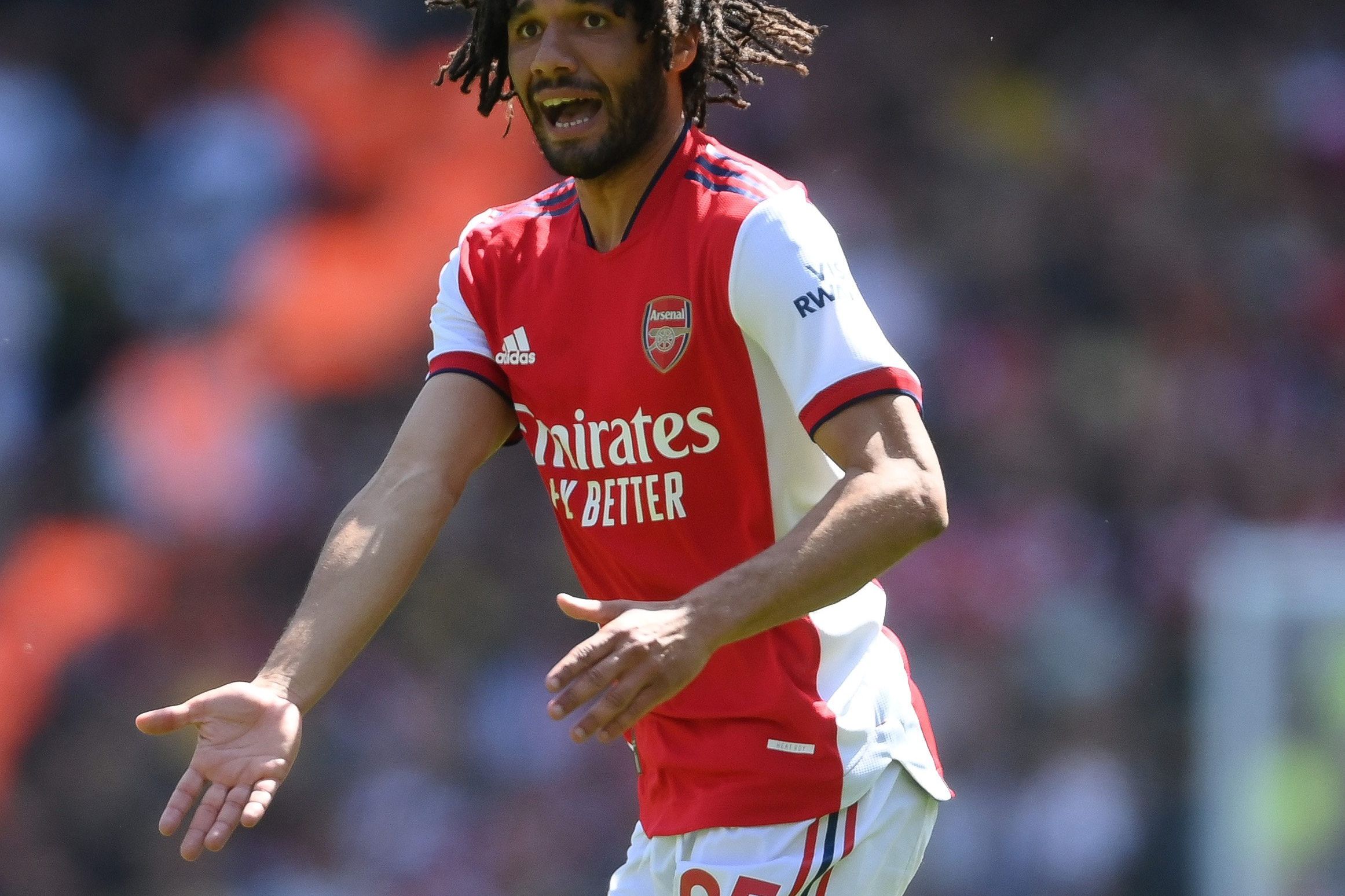 Mohamed Elneny 'signs new Arsenal contract with option to extend