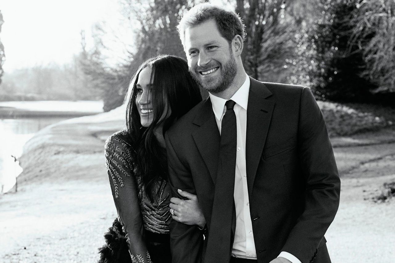 Revealed: The eye-watering cost of Meghan Markle's stunning engagement  photo gown | Irish Independent