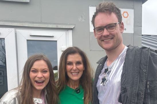 Ireland’s Eurovision hopeful Emmy visited former competition winner Linda Martin’s Dublin dog shelter, where she received advice and words of encouragement ahead of her performance.