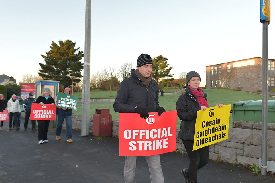 Teachers protest at Galway Community College, Monageisha, yesterday. Photo: Joe Travers.