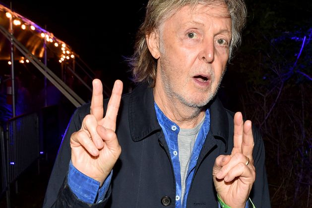 ‘I don't do pictures, put your phones away,' Paul McCartney tells fans