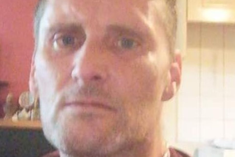Gardaí use sniffer dogs amid mounting fears for missing Cork man