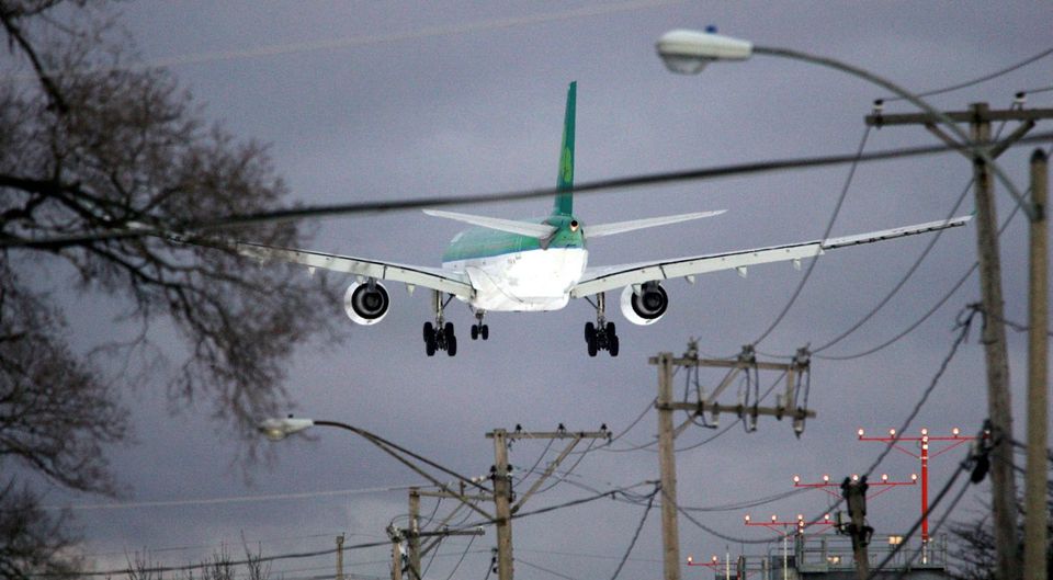 Stock Photo. An Aer Lingus jet prepares to land at O'Hare International Airport in Chicago, Illinois, in 2010. Photo: Tim Boyle/Bloomberg via Getty Images
