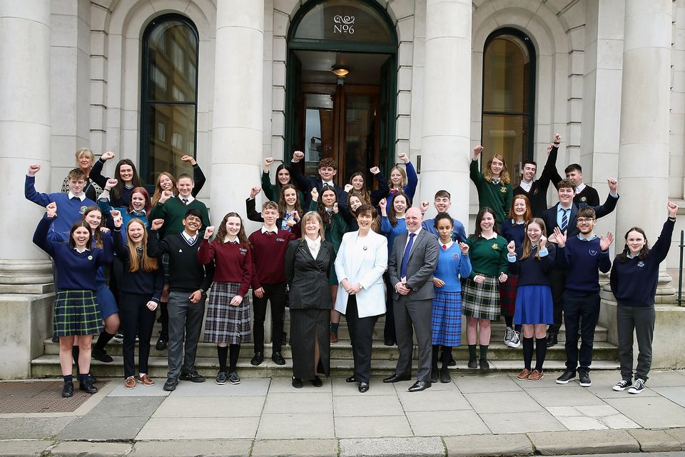 Students  from schools across Ireland  with  Eimear Sinnott -Director Careers Portal and Dave McCormack- AIB Deputy Chief People Officer as they met Minister for Education Norma Foley TD when  they picked up their awards at  at the AIB Careers Skills Competition by CareersPortal at Number 6  Kildare Street,Dublin.
Picture Brian McEvoy
