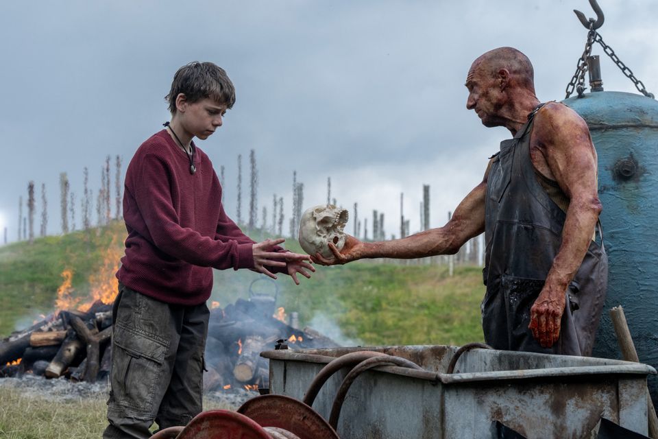 Alfie Williams and Ralph Fiennes in '28 Years Later'