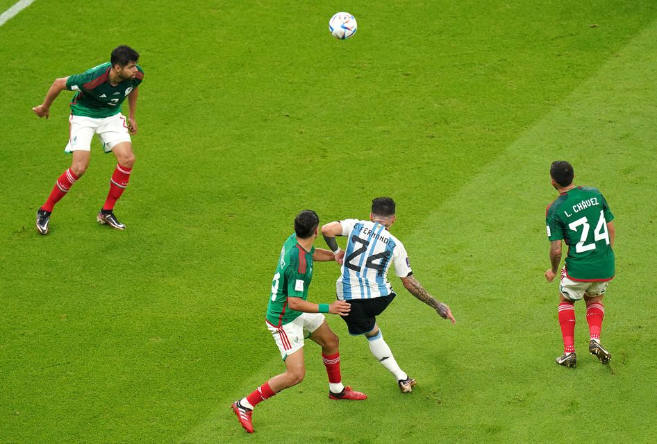 Argentina defender Lisandro Martinez kicked in the face by Mexico's Hirving  Lozano in heated World Cup match