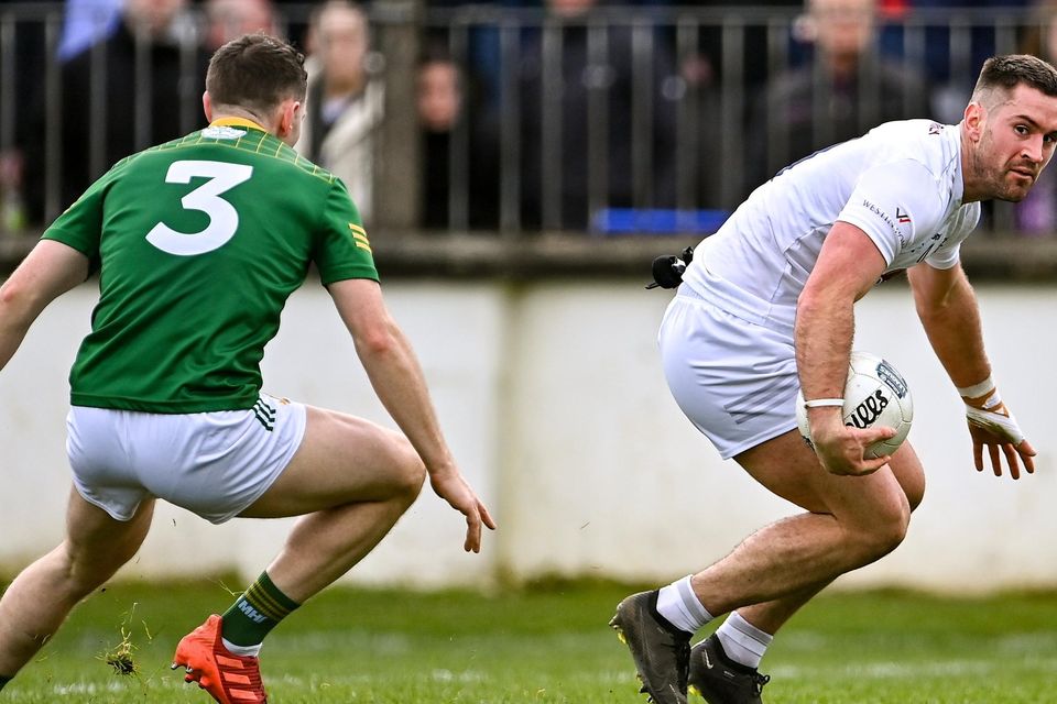 Ben McCormack of Kildare in action against Michael Flood of Meath during the Allianz Football League Division 2 match between Kildare and Meath at St Conleth's Park in Newbridge, Kildare. Photo by Piaras Ó Mídheach/Sportsfile
