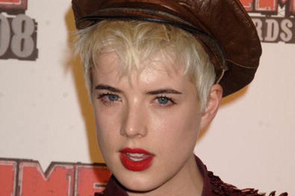 Mancunian model Agyness Deyn picked out a red ensemble for the NME awards
