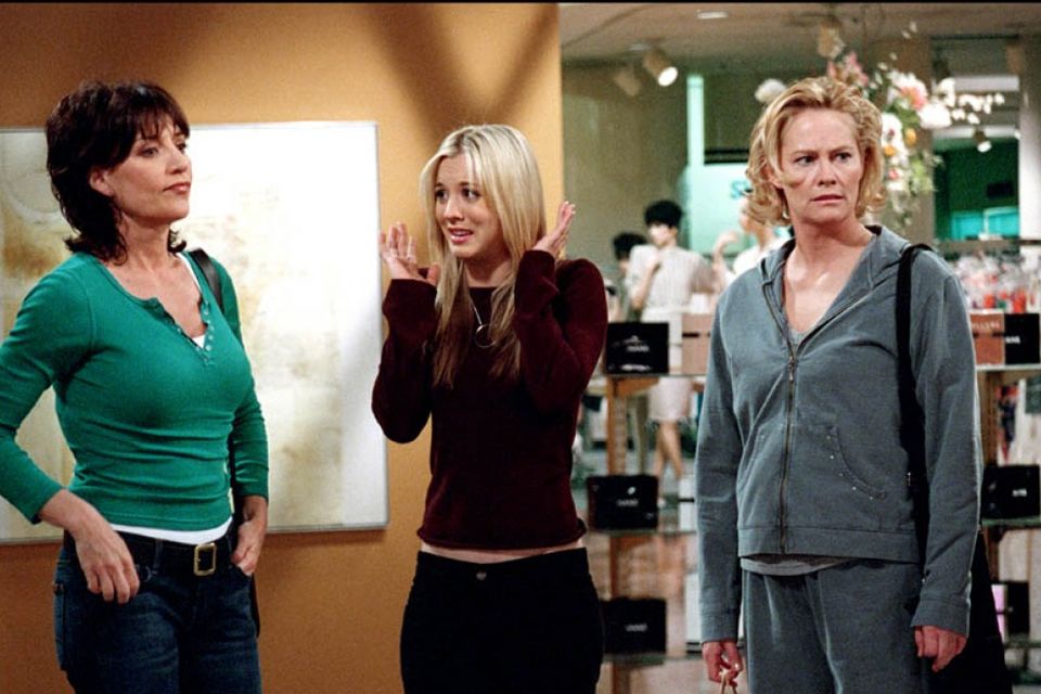Katey Sagal, left, and Kaley Cuoco, centre in 8 Simple Rules
