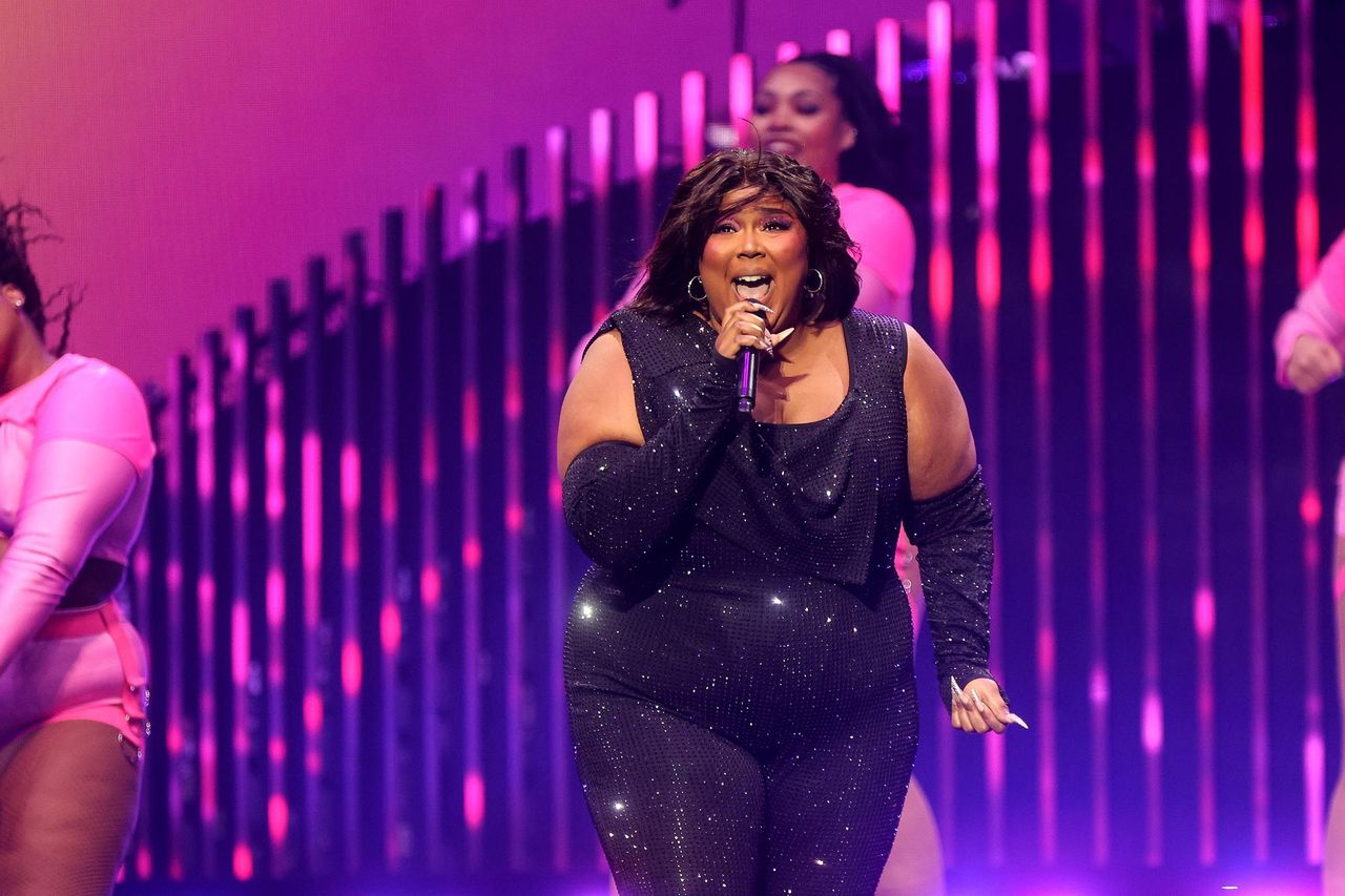 Review: Lizzo At The 3Arena In Dublin Was A Superstar, Relatable Life ...