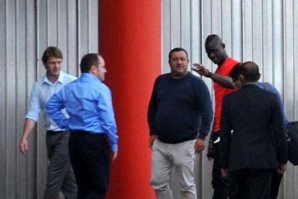 Mario Balotelli arrives at Melwood to complete his move to Liverpool