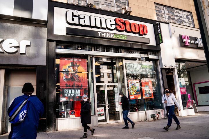 US retailer GameStop launches $56bn takeover bid for much bigger eBay