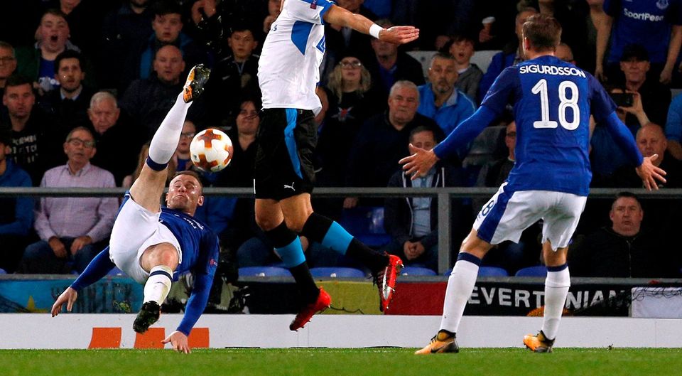 Everton's Wayne Rooney attempts an overhead kick. Photo: Craig Brough/Action Images via Reuters