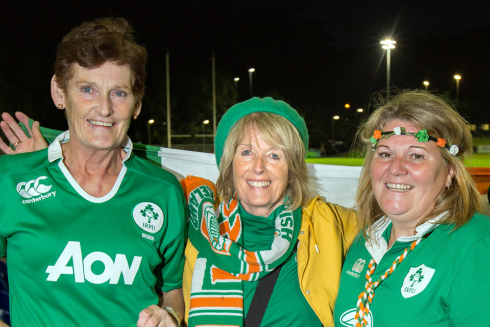 Pauline Tyrrell (left), Carol Miller and Jackie Crosbie prepare to support their daughters at UCD in Ireland’s clash with France. Photo: Tony Gavin