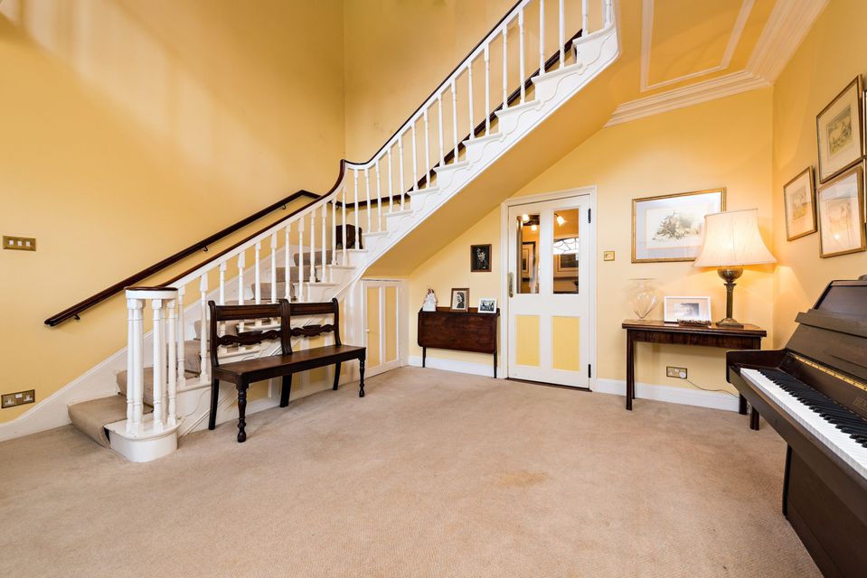Glendalough House, staircase