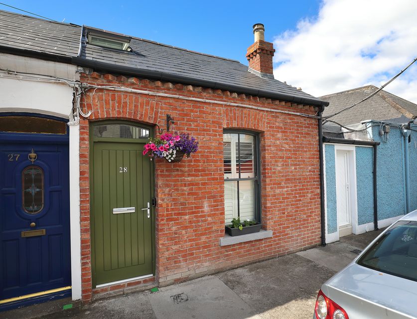 Elaine Buckley and Ronan Cox 's cottage in Phibsborough.Picture Credit:Frank McGrath