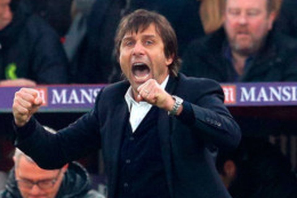 Chelsea manager Antonio Conte celebrates