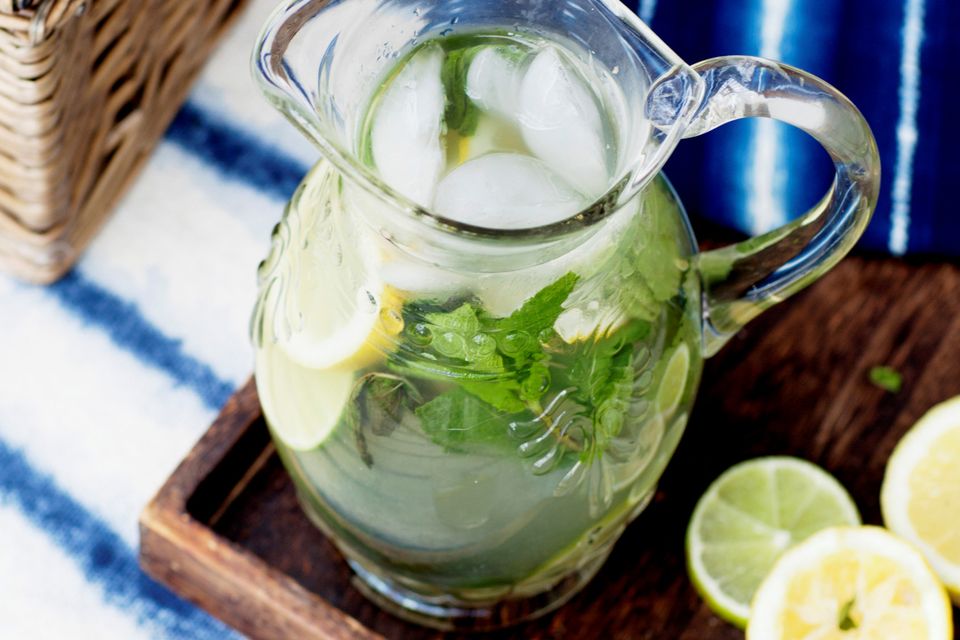 LEMONS & LEAVES 5 PC PITCHER SET