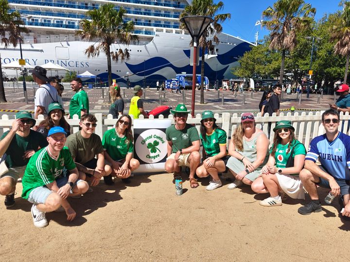 Tá athbheochan na Gaeilge faoi lánseol… na mílte míle ar shiúl ó Éirinn san Astráil!