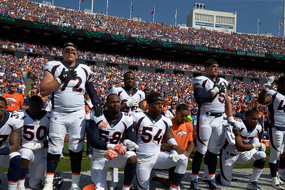Denver Broncos, Buffalo Bills demonstrate during national anthem 