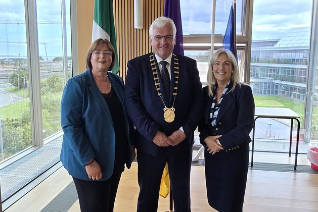 It doesn’t take too much to get tongues wagging in Wexford political circles. Something as simple as a photograph can be the source of rampant speculation.