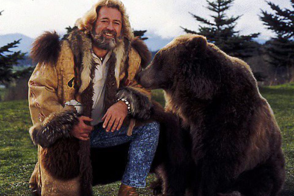Rapport: Dan Haggerty with bear Ben as Grizzly Adams