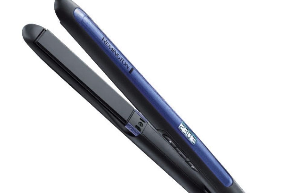 S7710 Pro-Ion Straight, €42.46, basler-beauty.ie