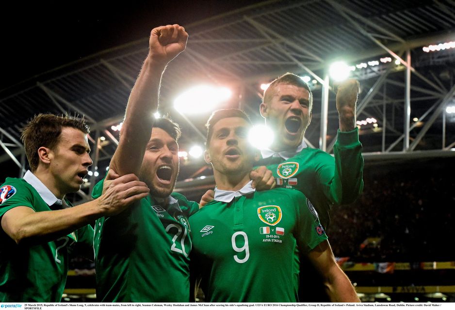 29 March 2015; Republic of Ireland's Shane Long, 9, celebrates with team-mates, from left to right, Seamus Coleman, Wesley Hoolahan and James McClean after scoring his side's equalising goal. UEFA EURO 2016 Championship Qualifier, Group D, Republic of Ireland v Poland. Aviva Stadium, Lansdowne Road, Dublin. Picture credit: David Maher / SPORTSFILE