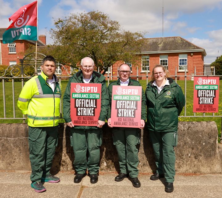 Ambulance workers in Wexford leave the picket line to respond to emergency call – ‘The last thing we wanted was to have any action’