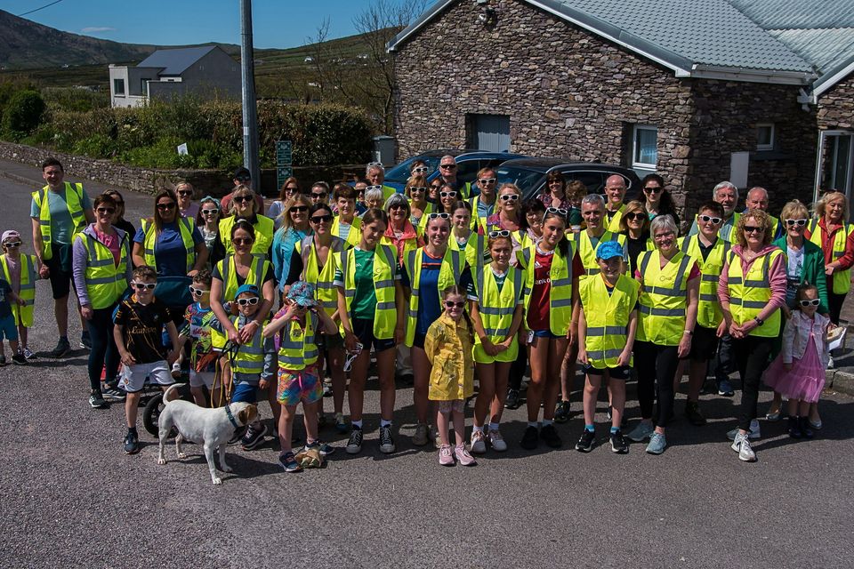 A group in Ballinskelligs who took part in the 7th annual Cool Siúl on Sunday May 5th in Ballinskelligs. The event is in memory of Katherine Fitzpatrick of Ballinskelligs who passed away in January 2017, and it's organised as a fundraiser for Ballinskelligs Community Care and Scoil Mhicíl by her family. Photo by Christy Riordan. 