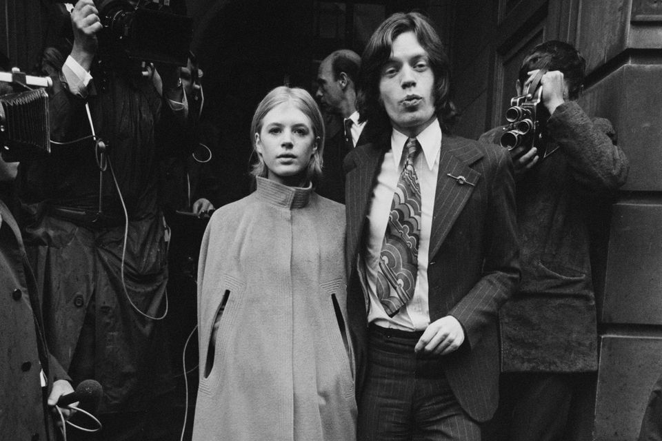 Marianne Faithfull and Mick Jagger leaving court after a hearing for drug charges in 1969. Photo: Evening Standard/Hulton Archive/Getty Images)