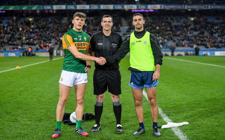 SHORT SEASON: Referee Seán Hurson with captains David Clifford of Kerry and James McCarthy of Dublin ahead of the Allianz Football League Division 1 opener in January. Photo: Ramsey Cardy/Sportsfile