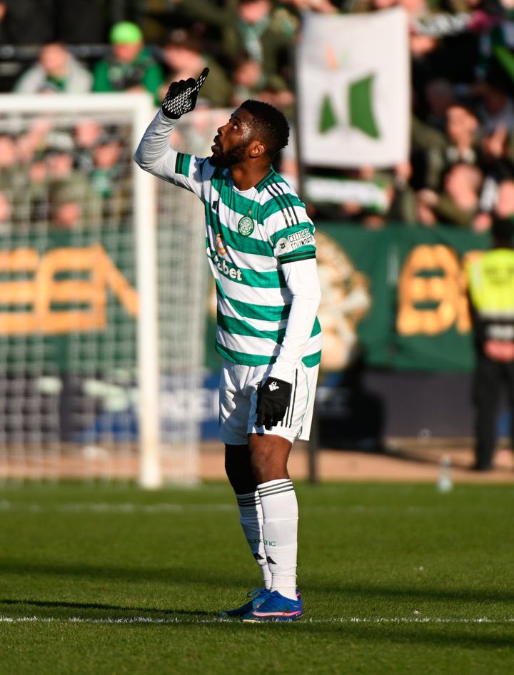 Celtic close gap on Hearts as Kelechi Iheanacho grabs cucial late winner at Dundee