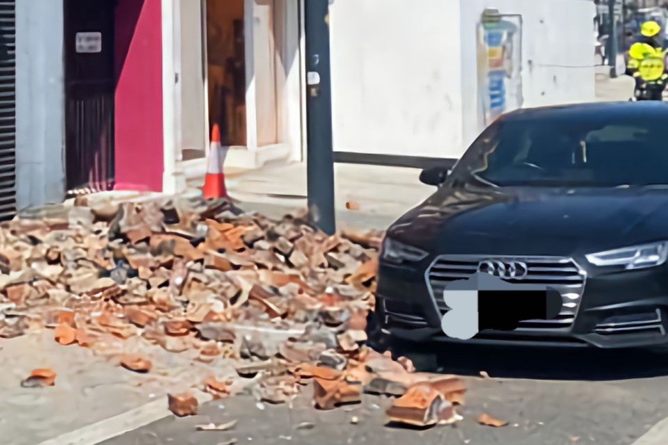 One person was injured when bricks fell onto the footpath on Clanbrassil Street, Dundalk this morning. The street remains closed. Photo: Louth County Council