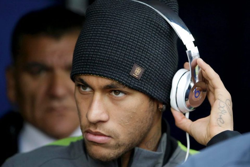 Neymarmania (literally) goes to Brazilians' heads