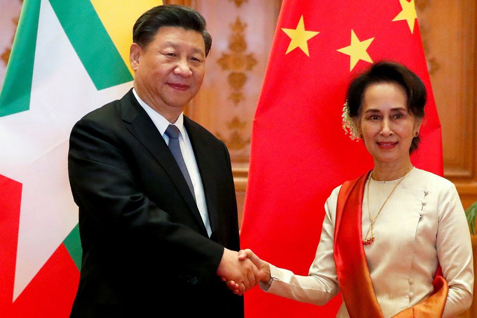 Myanmar visit: Xi Jinping met Aung San Suu Kyi. Photo: Nyein Chan Naing/Pool via REUTERS