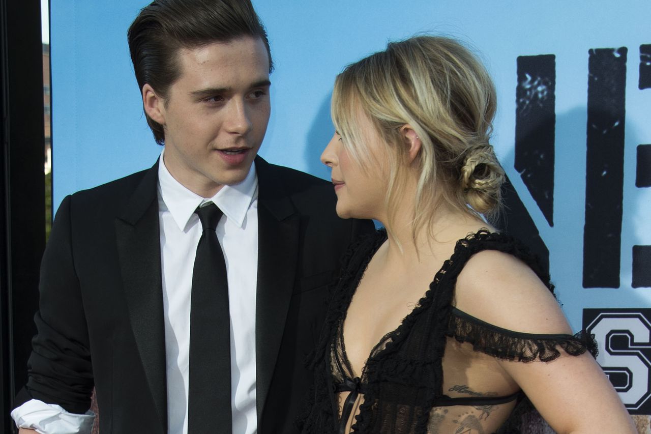 EXCLUSIVE: Chloe Grace Moretz Adorably Gushes Over Brooklyn Beckham During  Couple's First Red Carpet Appearanc