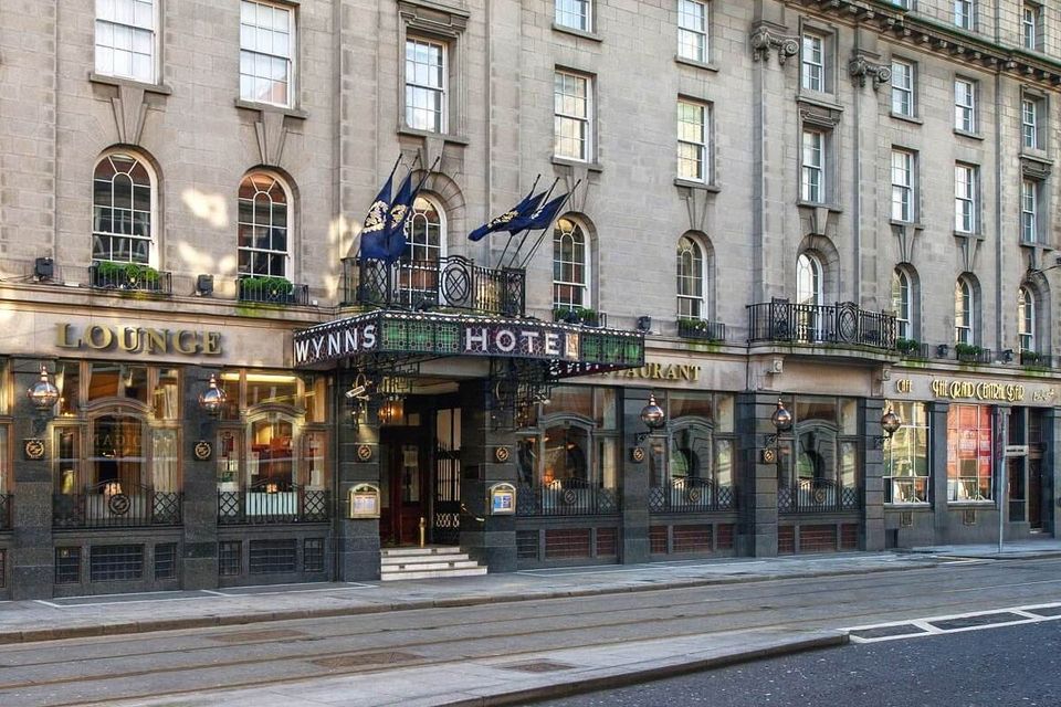 Rising: Wynns Hotel, wich was rebuilt after 1916