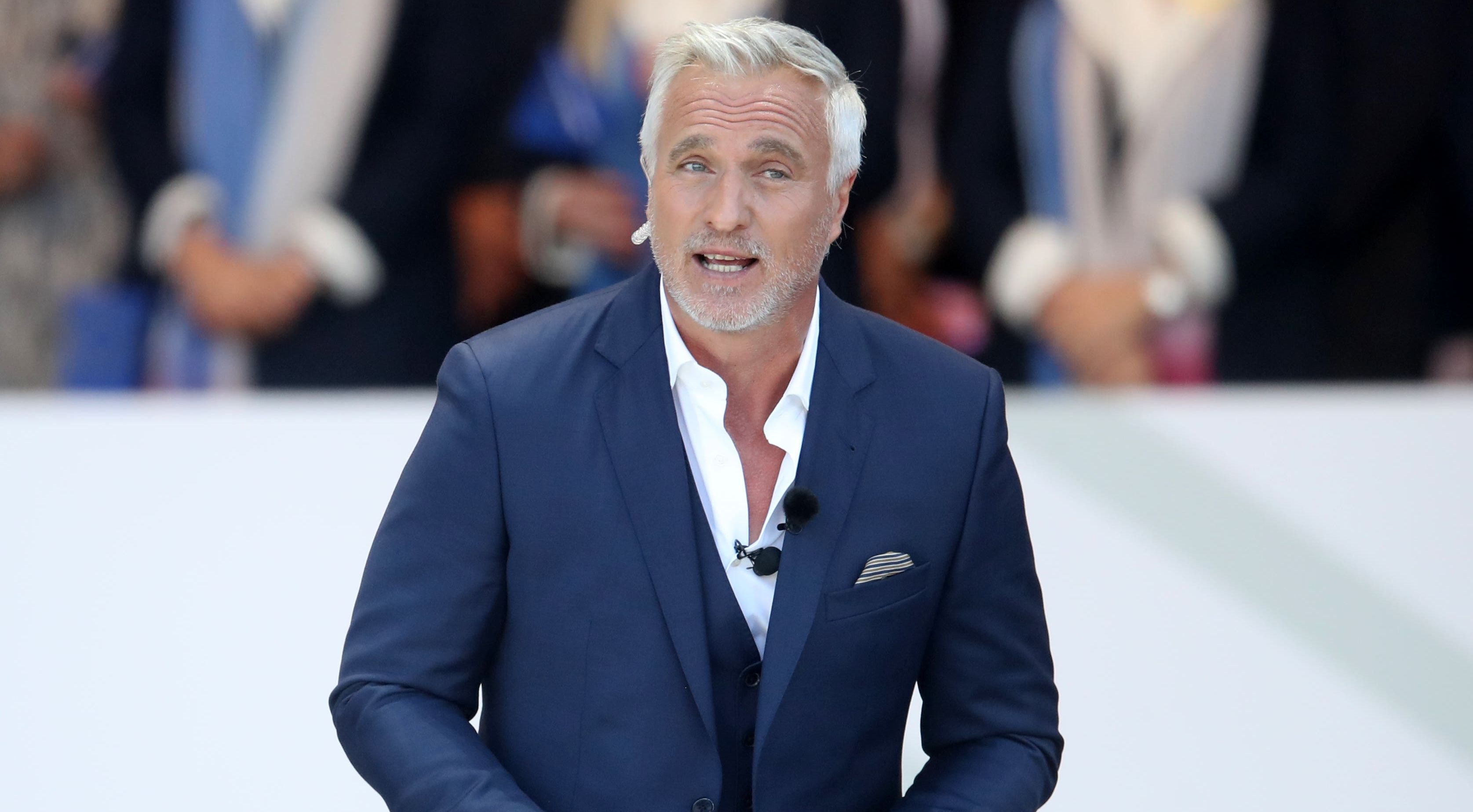 David Ginola's life was saved by bystander who performed CPR on pitch -  Irish Mirror Online