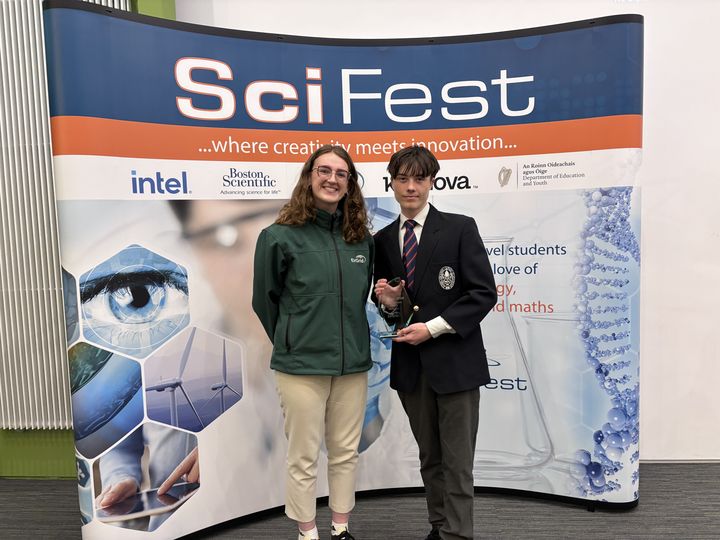 Plastic made from seaweed project wins cleaner climate award for Grammar School students