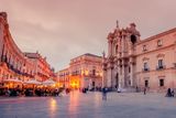 thumbnail: Syracuse, Sicily: the cathedral square in the sunset